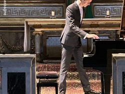  <a style='color: #fff;' href='/uploaded/photo/christophe-alvarez-6713eed39fbff.jpg'>(Télécharger)</a>