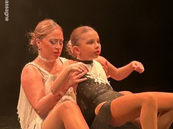  <a style='color: #fff;' href='/uploaded/photo/fy-y-rie-et-sourires-65757bd8f2a27.jpg'>(Télécharger)</a>