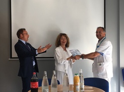  <a style='color: #fff;' href='/uploaded/photo/remise-de-cheque-59aed96d2aeb4.jpg'>(Télécharger)</a>