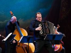 Richard-Galliano <a style='color: #fff;' href='/uploaded/photo/richard-galliano-56ae519f08c17.jpg'>(Télécharger)</a>