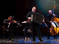 Richard-Galliano <a style='color: #fff;' href='/uploaded/photo/richard-galliano-56ae51a95d1f3.jpg'>(Télécharger)</a>