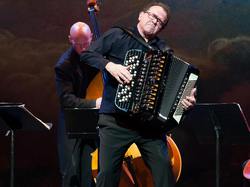 Richard-Galliano <a style='color: #fff;' href='/uploaded/photo/richard-galliano-56ae51bb6466a.jpg'>(Télécharger)</a>