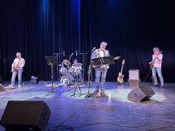  <a style='color: #fff;' href='/uploaded/photo/symphony-and-gospel-6739b4c179ae6.jpg'>(Télécharger)</a>